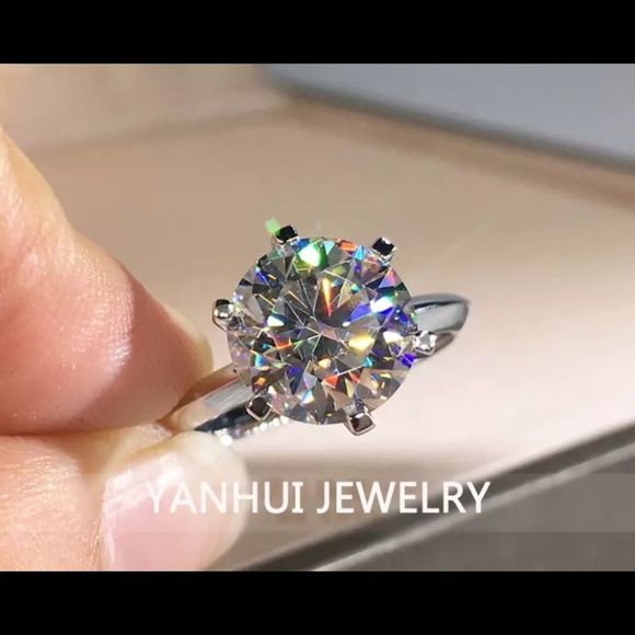 18k White Gold Ring w/ 2.0ct Natural Zircon - Picture 4 of 15